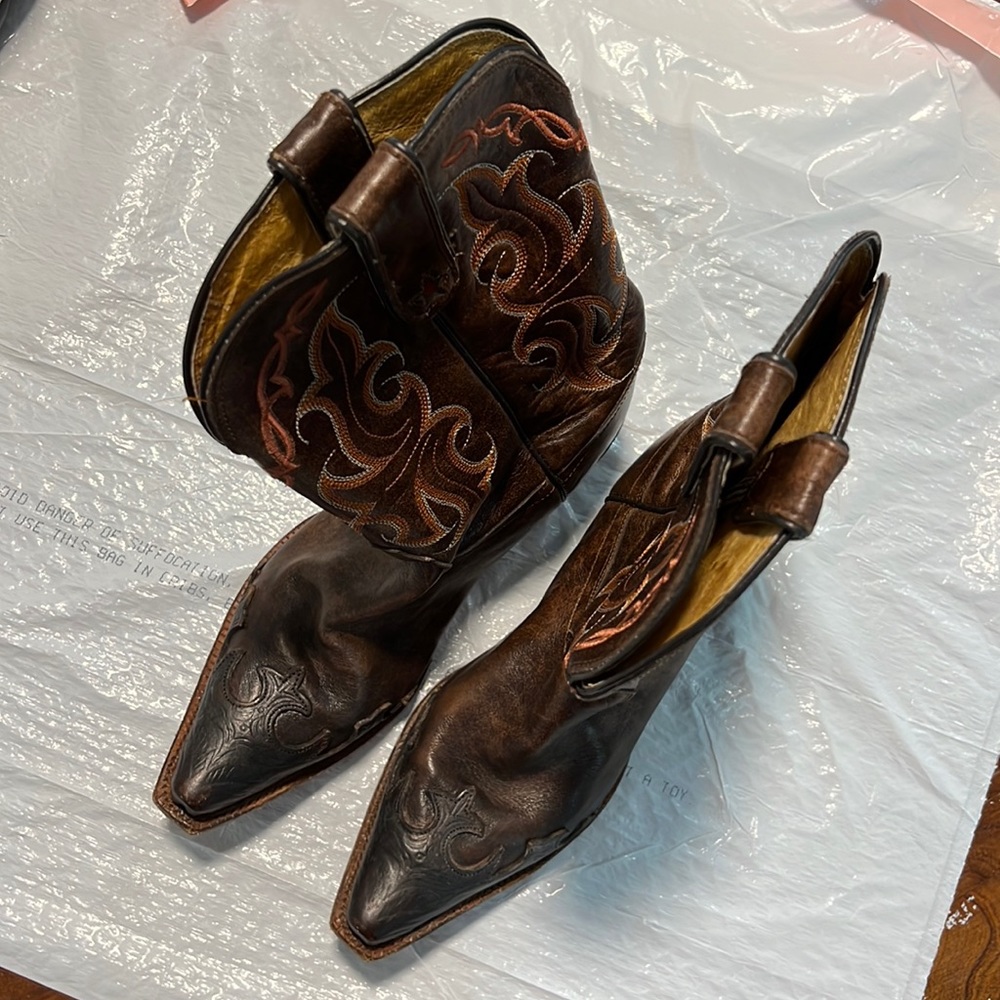 Tony Lama style 6005 women’s